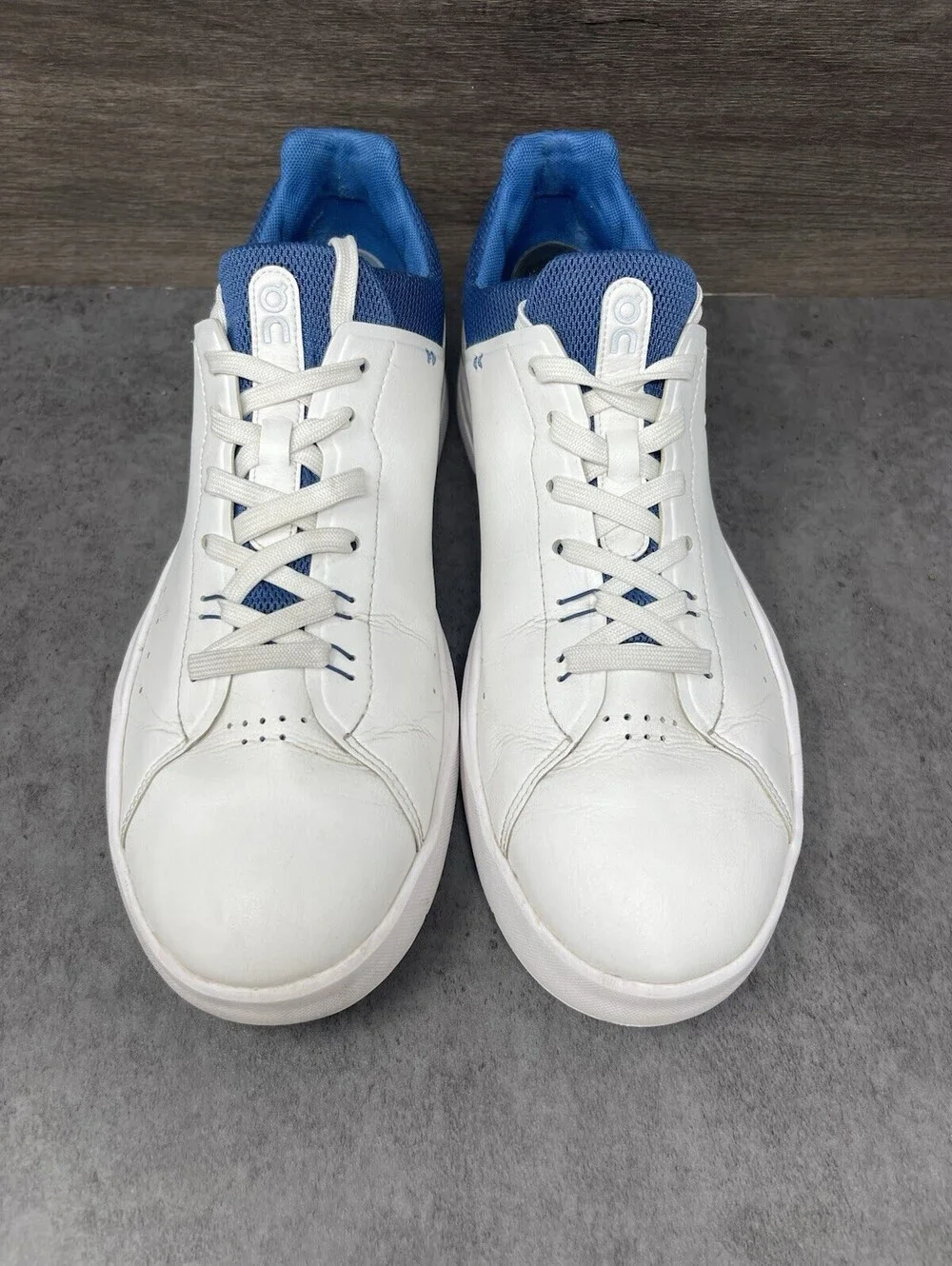 On The Roger Advantage Size 11 Mens White Blue CloudTec Tennis Sneakers